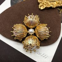 Retro Flower Alloy Inlay Pearl Women's Brooches main image 4
