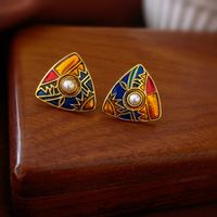 1 Pair Retro Triangle Inlay Alloy Artificial Pearls Ear Studs main image 1