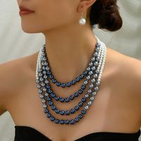 Elegant Luxuriös Dame Einfarbig Künstliche Perle Zinklegierung Perlen Frau Dreilagige Halskette main image 3