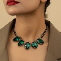 Glam Vintage Style Lady Water Droplets Alloy Plating Inlay Artificial Gemstones Women's Choker main image 2