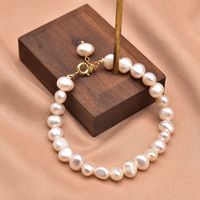 Retro Lady Solid Color Freshwater Pearl Beaded Plating 18k Gold Plated Bracelets sku image 19