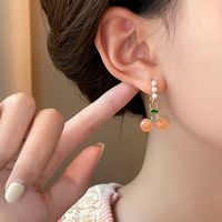 1 Pair Simple Style Round Inlay Resin Pearl Ear Studs main image 5