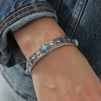 Casual Round Alloy Inlay Turquoise Women's Bangle main image 1