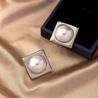 1 Pair Lady Simple Style Classic Style Square Plating Inlay Alloy Artificial Pearls 14k Gold Plated Ear Studs main image 5