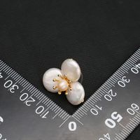 1 Pair Elegant Sweet Flower Plating Inlay Copper Pearl 18k Gold Plated Ear Studs main image 3