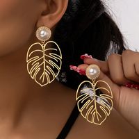Ig Style Simple Style Leaves Alloy Plating Hollow Out Inlay Rhinestones Pearl Women's Drop Earrings 1 Pair main image 1