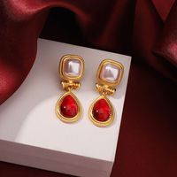 1 Pair Retro Simple Style Water Droplets Plating Inlay Copper Artificial Pearls Glass 18k Gold Plated Drop Earrings main image 6