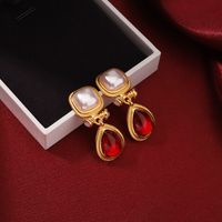 1 Pair Retro Simple Style Water Droplets Plating Inlay Copper Artificial Pearls Glass 18k Gold Plated Drop Earrings main image 3