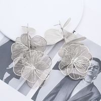 1 Pair Vintage Style Exaggerated Flower Plating Alloy Drop Earrings main image 4