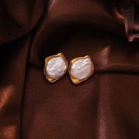 1 Pair Elegant Baroque Style Simple Style Irregular Plating Inlay Copper Pearl 18k Gold Plated Ear Studs main image 2