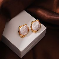 1 Pair Elegant Baroque Style Simple Style Irregular Plating Inlay Copper Pearl 18k Gold Plated Ear Studs main image 5