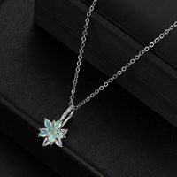 Wholesale Simple Style Flower 304 Stainless Steel Copper Plating Inlay Rhodium Plated Zircon Necklace Pendant sku image 5