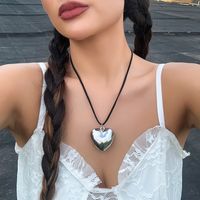 Lindo Dulce Estilo Simple Forma De Corazón Aleación Tridimensional Mujeres Collar Colgante sku image 1