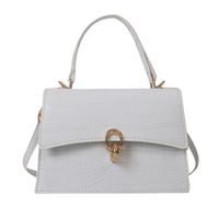 Femmes Toutes Les Saisons Faux Cuir Couleur Unie Style Classique Carré Couvercle Rabattable Sac À Main sku image 4