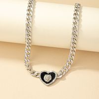 Retro Heart Shape Alloy Plating Inlay Zircon Gold Plated Women's Pendant Necklace main image 3