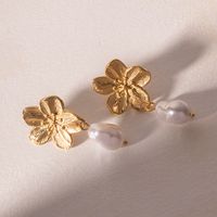 1 Pair Simple Style Flower Inlay Stainless Steel Pearl 18k Gold Plated Drop Earrings main image 3