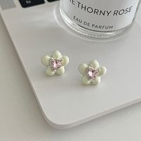 1 Pair Retro Simple Style Flower Inlay Alloy Zircon Ear Studs sku image 1