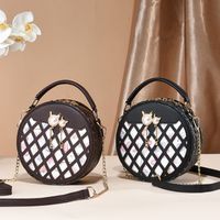Women's Small All Seasons Pu Leather Color Block Classic Style Round Zipper Shoulder Bag main image 2