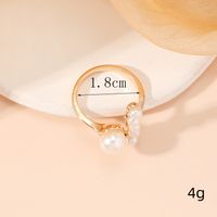 Wholesale Jewelry Elegant Pearl Alloy Gold Plated Asymmetrical Rings sku image 1