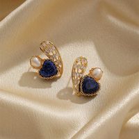 1 Pair Ig Style Shiny Heart Shape Plating Hollow Out Inlay Copper Freshwater Pearl Zircon Lapis Lazuli 18k Gold Plated Ear Studs main image 4