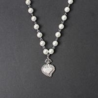 Élégant Style Simple Forme De Cœur Alliage Perlé Incruster Perles Artificielles Femmes Collier main image 2