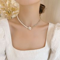 Elegant Flower Alloy Zinc Alloy Inlay Artificial Pearls Rhinestones Gold Plated Women's Necklace main image 4
