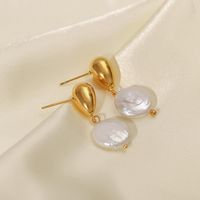 1 Paire Mignon Style Simple Style Classique Rond Placage Acier Inoxydable Perle D'eau Douce Plaqué Or Boucles D'oreilles main image 4