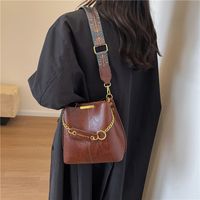 Women's All Seasons Pu Leather Solid Color Elegant Sewing Thread Bucket Zipper Bucket Bag main image 3