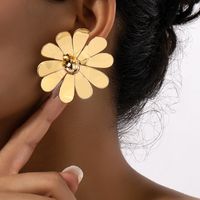1 Pair Exaggerated Sweet Flower Plating Alloy Ear Studs main image 1
