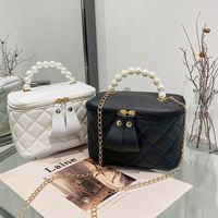 Women's All Seasons Pu Leather Solid Color Elegant Pearls Bucket Zipper Handbag main image 3
