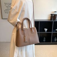 Women's Pu Leather Solid Color Elegant Square Magnetic Buckle Handbag Square Bag sku image 1