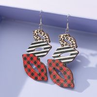 1 Pair Retro Letter Heart Shape Printing Wood Drop Earrings sku image 4
