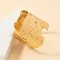 Classic Style Solid Color Alloy Plating Gold Plated Women's Bangle main image 5