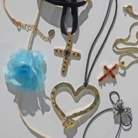 Retro Cross Solid Color Alloy Plating Inlay Rhinestones Gold Plated Women's Pendant Necklace main image 2