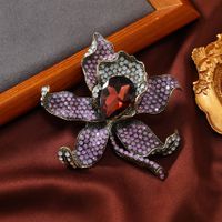 Retro Flor Aleación Embutido Diamantes De Imitación Mujeres Broches sku image 2