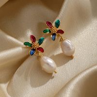 1 Paar Ethnischer Stil Blume Überzug Inlay Kupfer Perle 18 Karat Vergoldet Tropfenohrringe main image 4
