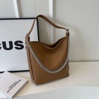 Women's All Seasons Pu Leather Solid Color Classic Style Bucket Zipper Shoulder Bag main image 4