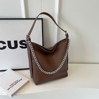 Women's All Seasons Pu Leather Solid Color Classic Style Bucket Zipper Shoulder Bag main image 3