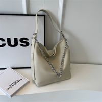 Women's All Seasons Pu Leather Solid Color Classic Style Bucket Zipper Shoulder Bag main image 2