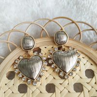 1 Pair Retro Commute Heart Shape Inlay Alloy Artificial Gemstones Drop Earrings main image 4