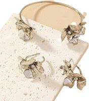 1 Set Elegant Vintage Style Flower Plating Inlay Metal Zircon Hoop Earrings main image 3