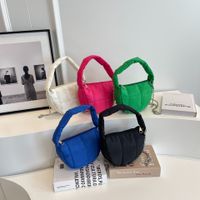 Mujeres Medio Poliéster Color Sólido Ropa De Calle Forma De Bola De Masa Hervida Cremallera Bolsas De Hombro Bolso Bandolera Bolsa Para Las Axilas main image 1