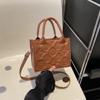 Women's All Seasons Pu Leather Solid Color Classic Style Square Zipper Handbag main image 2