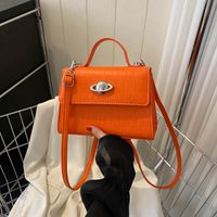 Women's All Seasons Pu Leather Solid Color Classic Style Square Magnetic Buckle Handbag main image 4