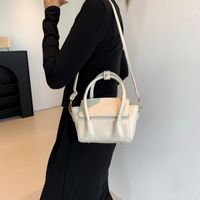 Femmes Petit Faux Cuir Couleur Unie Élégant Style Classique Carré Fermeture Éclair Sac D'épaule Sac À Main Sac Bandoulière main image 5