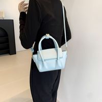 Mujeres Pequeña Cuero Sintético Color Sólido Elegante Estilo Clásico Cuadrado Cremallera Bolsas De Hombro Bolso Bolso Bandolera main image 3