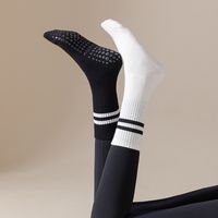 Women's Sports Stripe Solid Color Cotton Crew Socks A Pair main image 3