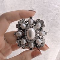 Retro Geometric Alloy Plating Inlay Artificial Pearls Unisex Brooches sku image 1