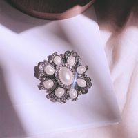 Retro Geometric Alloy Plating Inlay Artificial Pearls Unisex Brooches main image 1