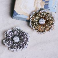 Retro Flower Alloy Plating Inlay Artificial Pearls Unisex Brooches main image 1